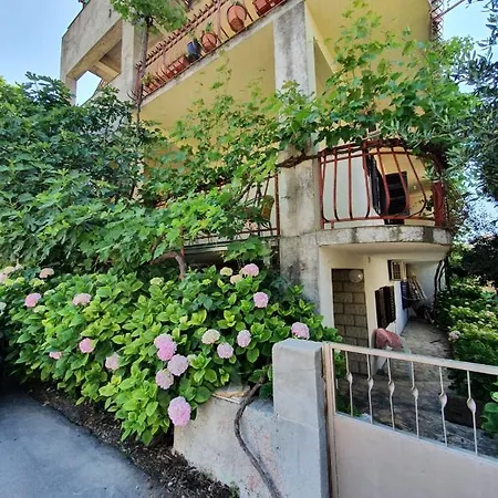 In Brodarica With Balcony, Air Conditioning, Wifi 5185-2 Apartamento