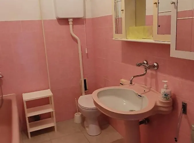 In Brodarica With Balcony, Air Conditioning, Wifi 5185-2 Apartman *